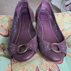 Women's flats
